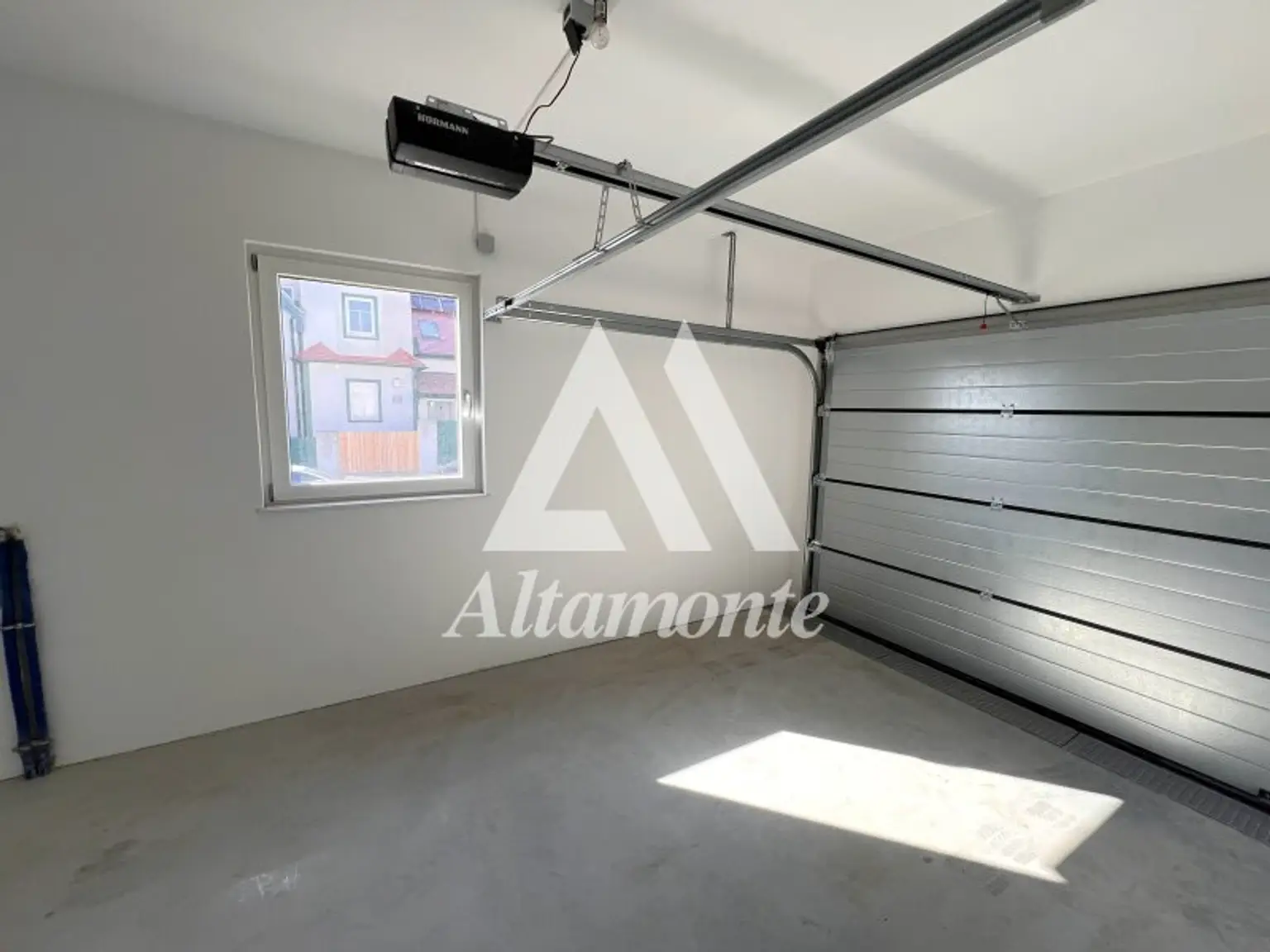 Garagenstellplatz Erdgeschoß