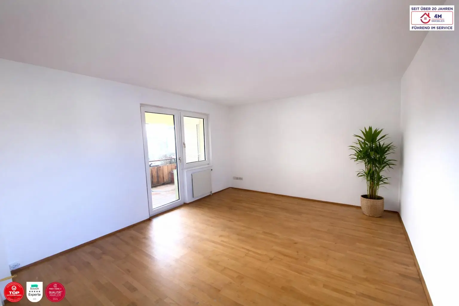 Wohnzimmer mit Loggia Foto 1