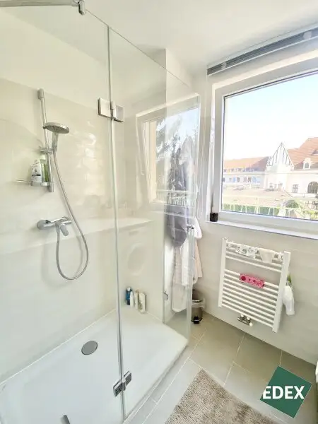 2-Zimmer-Wohnung mit zwei Balkonen in zentraler Ruhelage von Hietzing