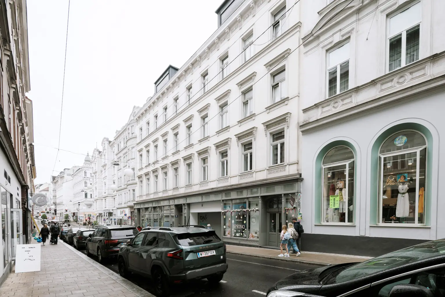 Wunderschöne Stil-Altbau Wohnung 106m² 3.Liftstock  in Toplage 1070 Wien !