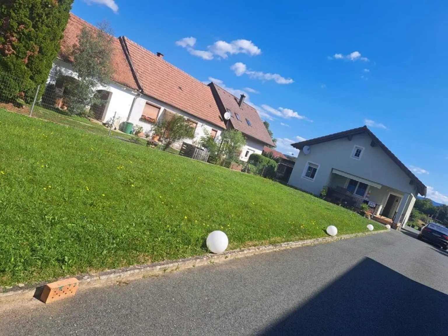 Wohnen auf einer Ebene: Gepflegtes Haus mit Garten und Doppelgarage in Unterwart