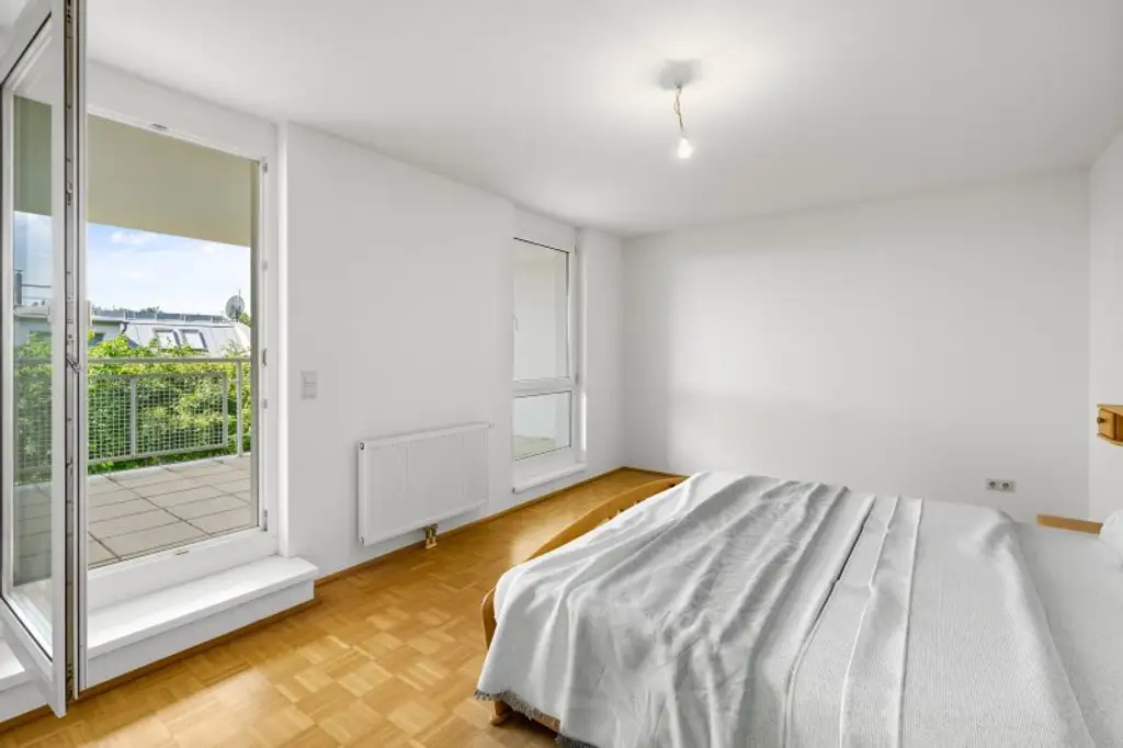 Wohntraum am Schafberg – Lichtdurchflutete Wohnung mit Loggia