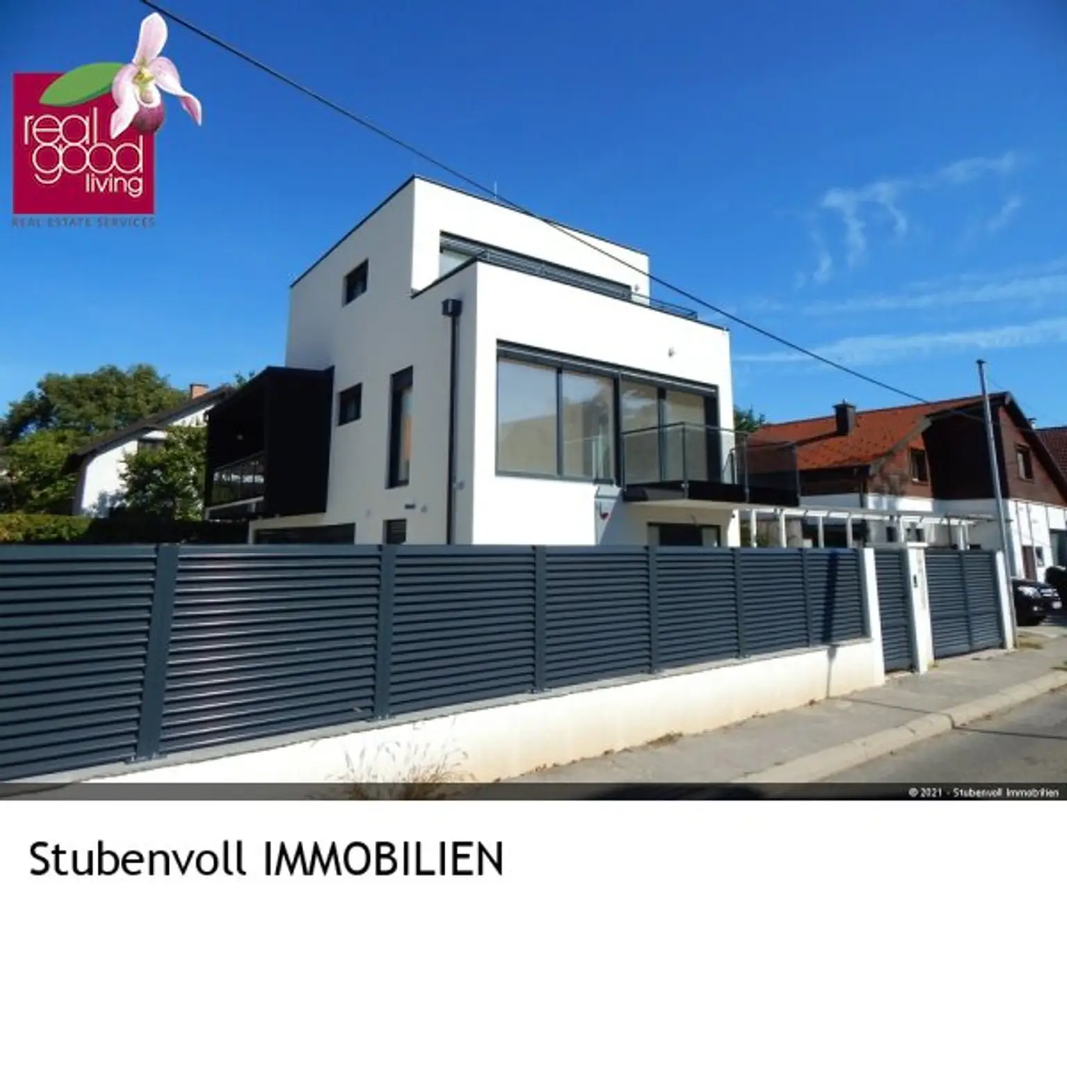 Villa mit Pool, voll unterkellert – mit Top-Ausstattung
