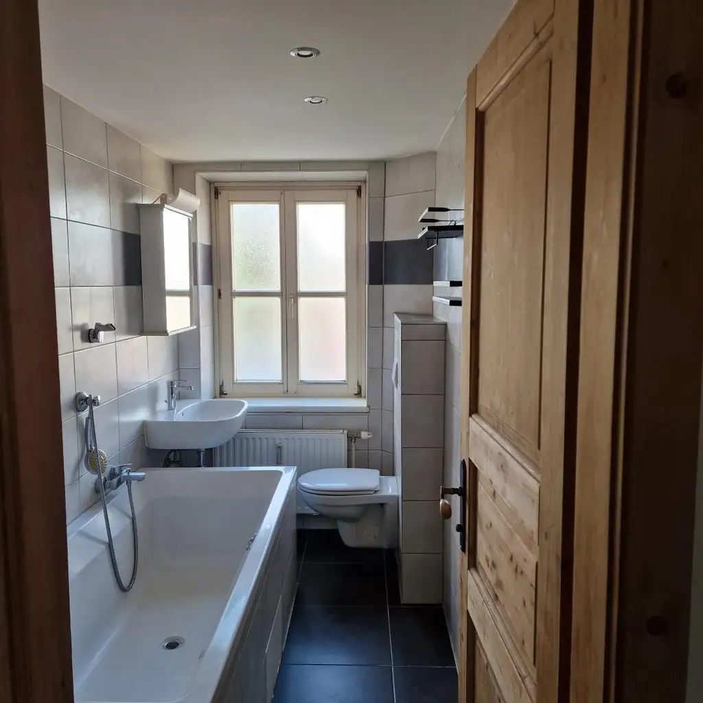 Gut aufgeteilte 2-Zimmer-Wohnung mit Badewanne