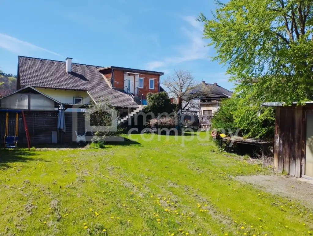 Geräumiges Wohnhaus mit viel Außenfläche!