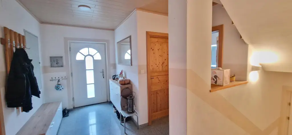 OPEN HOUSE! Nettes Wohnhaus mit viel Platz