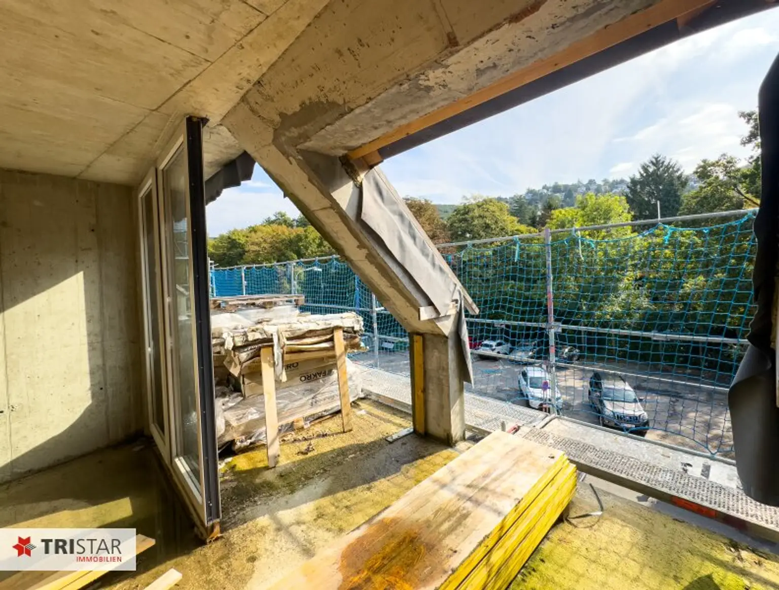 Investment am Wolfersberg · Architektur & Natur vereint! 18 Einheiten, 26 Garagenplätze, Dachgärten mit Pool – Waldpanorama !