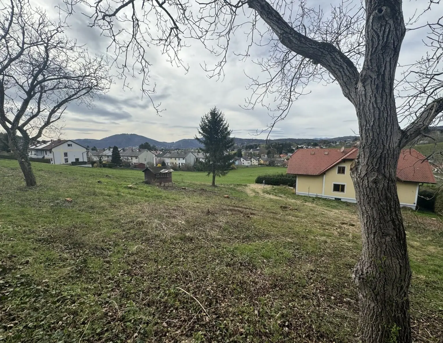 Großzügiges Grundstück in sonniger Hanglage von Graz-Andritz zu verkaufen!
