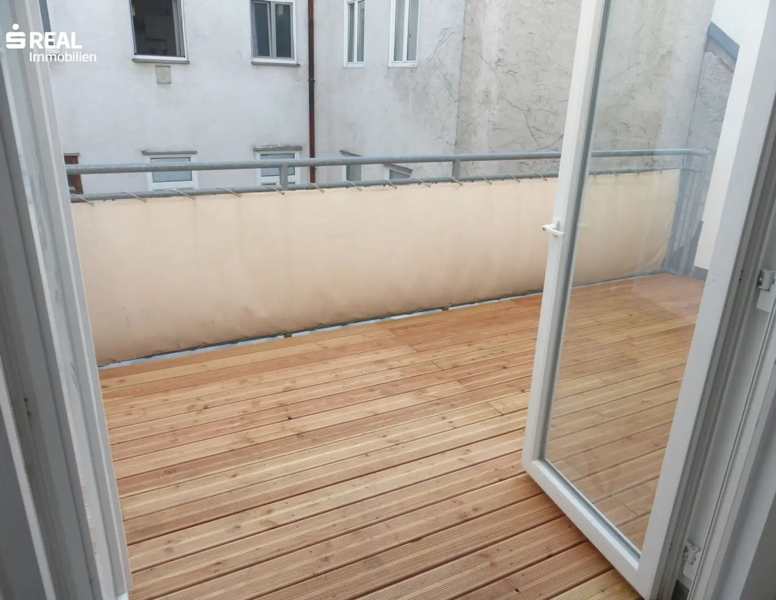 Modernes City-Apartment mit Terrasse im 1. Dachgeschoß - ruhige, attraktive Lage im 6. Bezirk