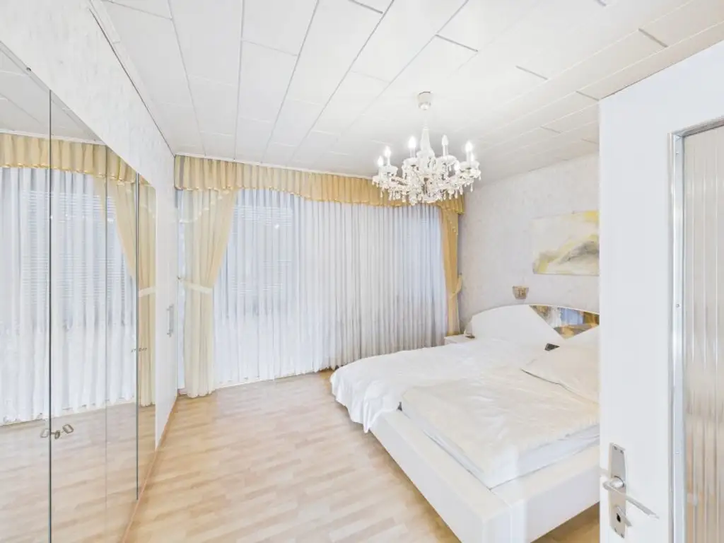 Traumhaus in Ternitz: 5 Zimmer, Garten, Pool & Garagen für nur 299.000 €!