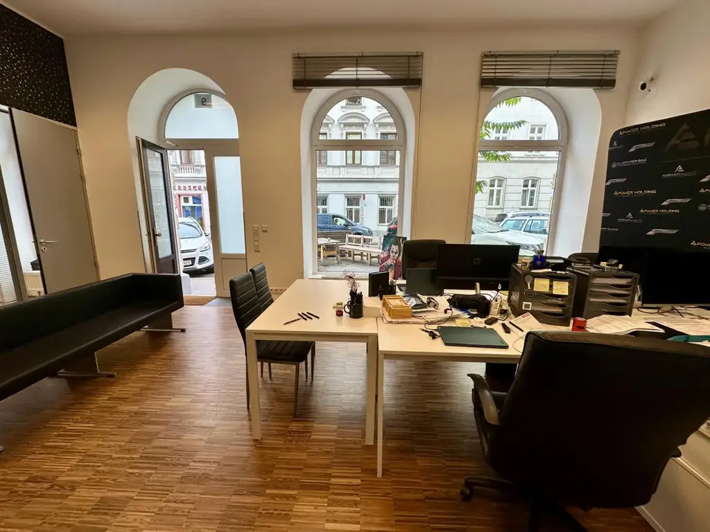 Repräsentatives Erdgeschoss-Geschäftslokal  – hell, großzügig & vielseitig nutzbar!