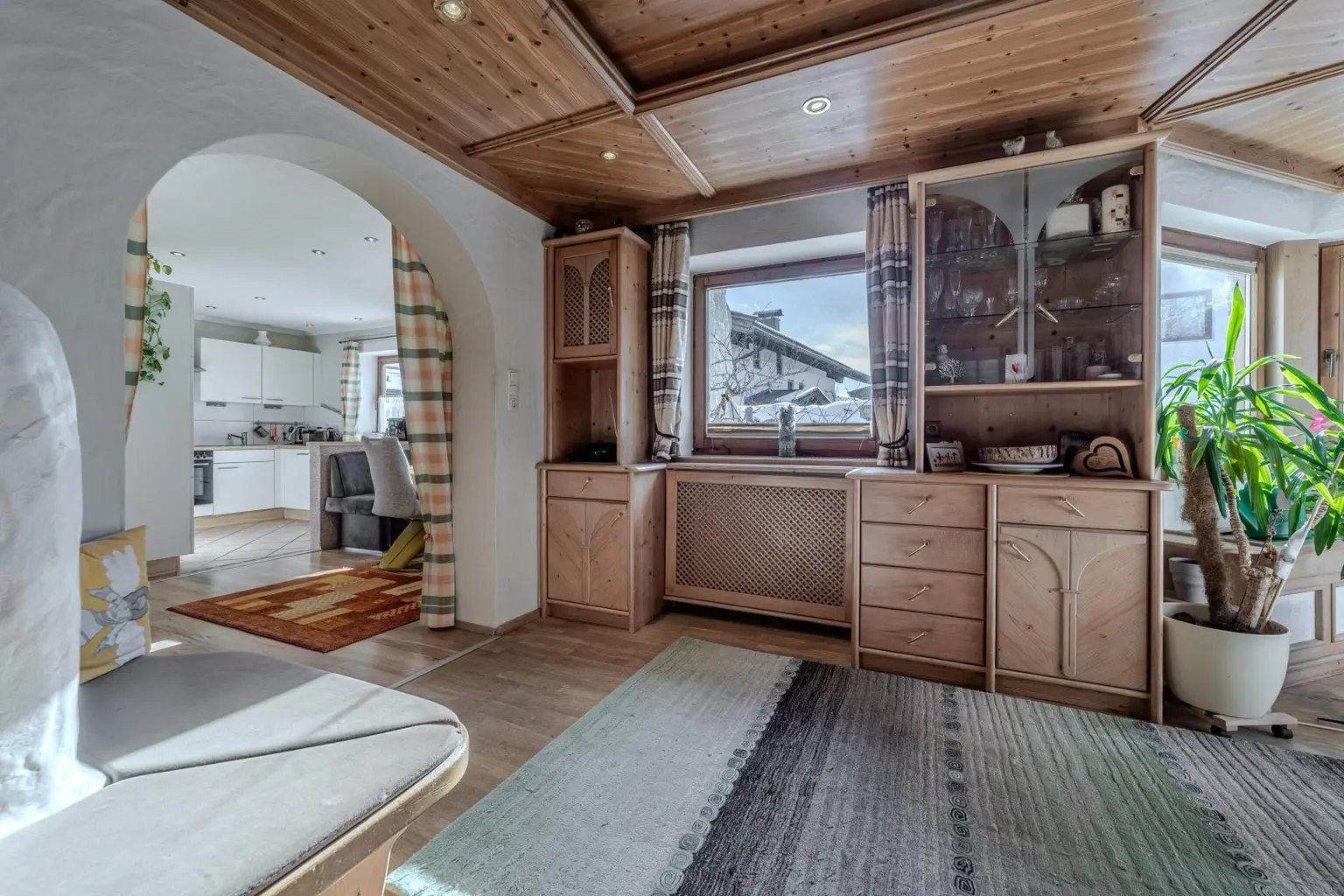 Wohnzimmer mit Kachelofen