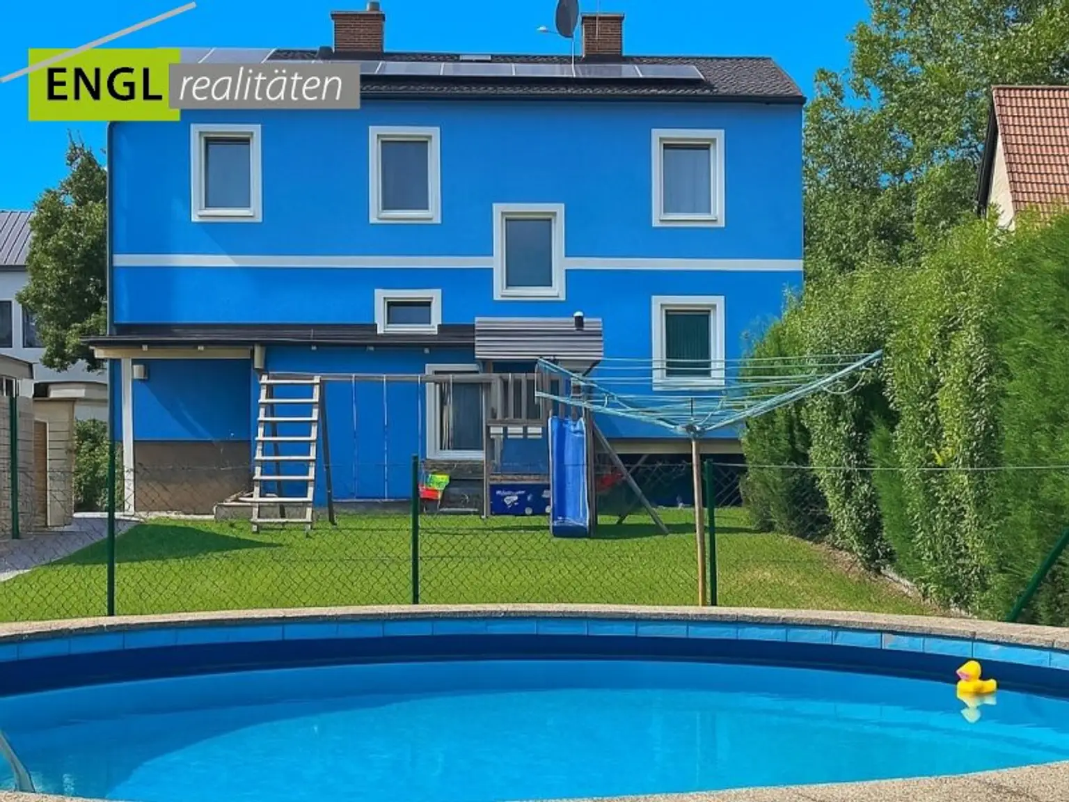 Familien-Idylle mit Pool und nachhaltiger Energieversorgung