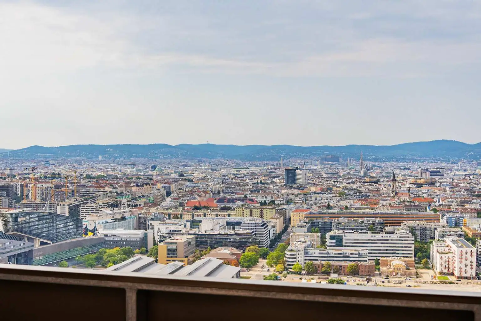 Penthouse im 34. OG mit Terrasse I 360° Wienblick I Designküche I TG Platz mit E-Ladestation