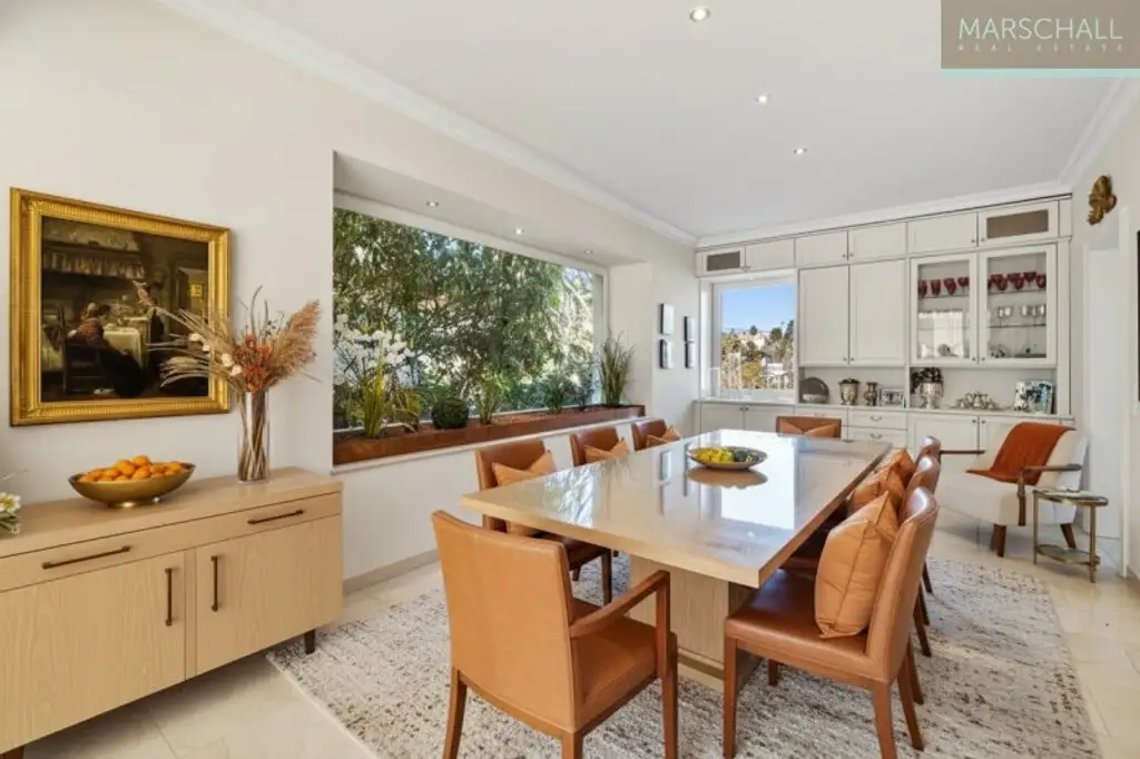 Elegante Villa mit Pool und Doppelgarage in Pötzleinsdorfer Aussichtslage!