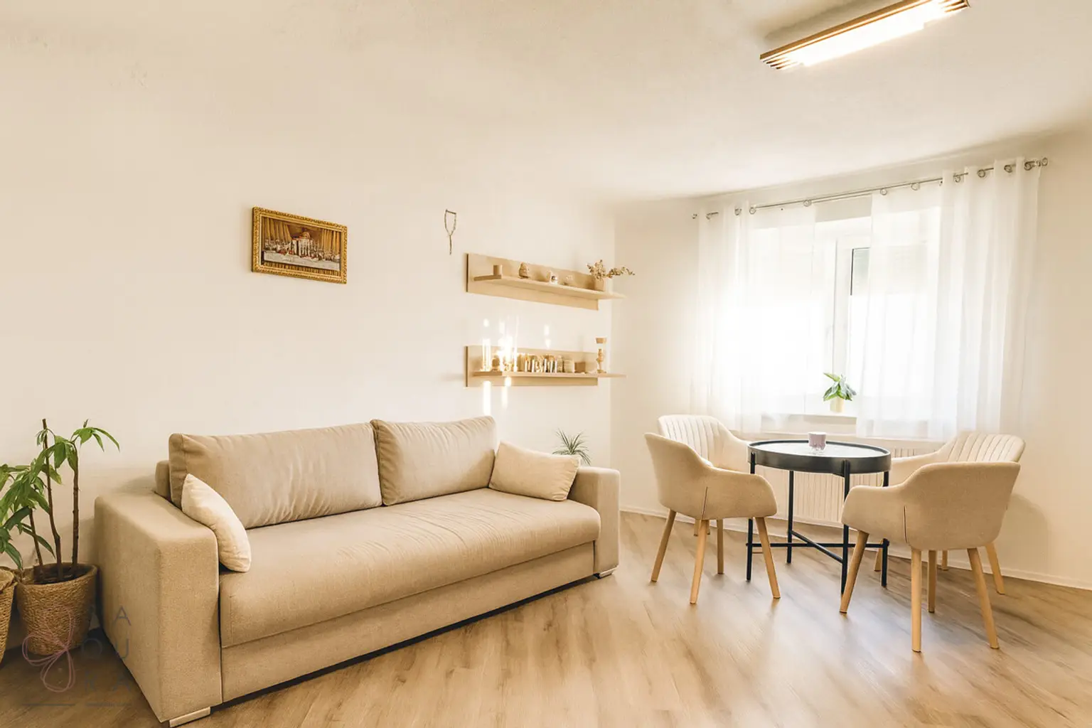 Hochwertig sanierte 2-Zimmer-Wohnung in generalsaniertem Haus mit Aufzug – Gudrunstraße