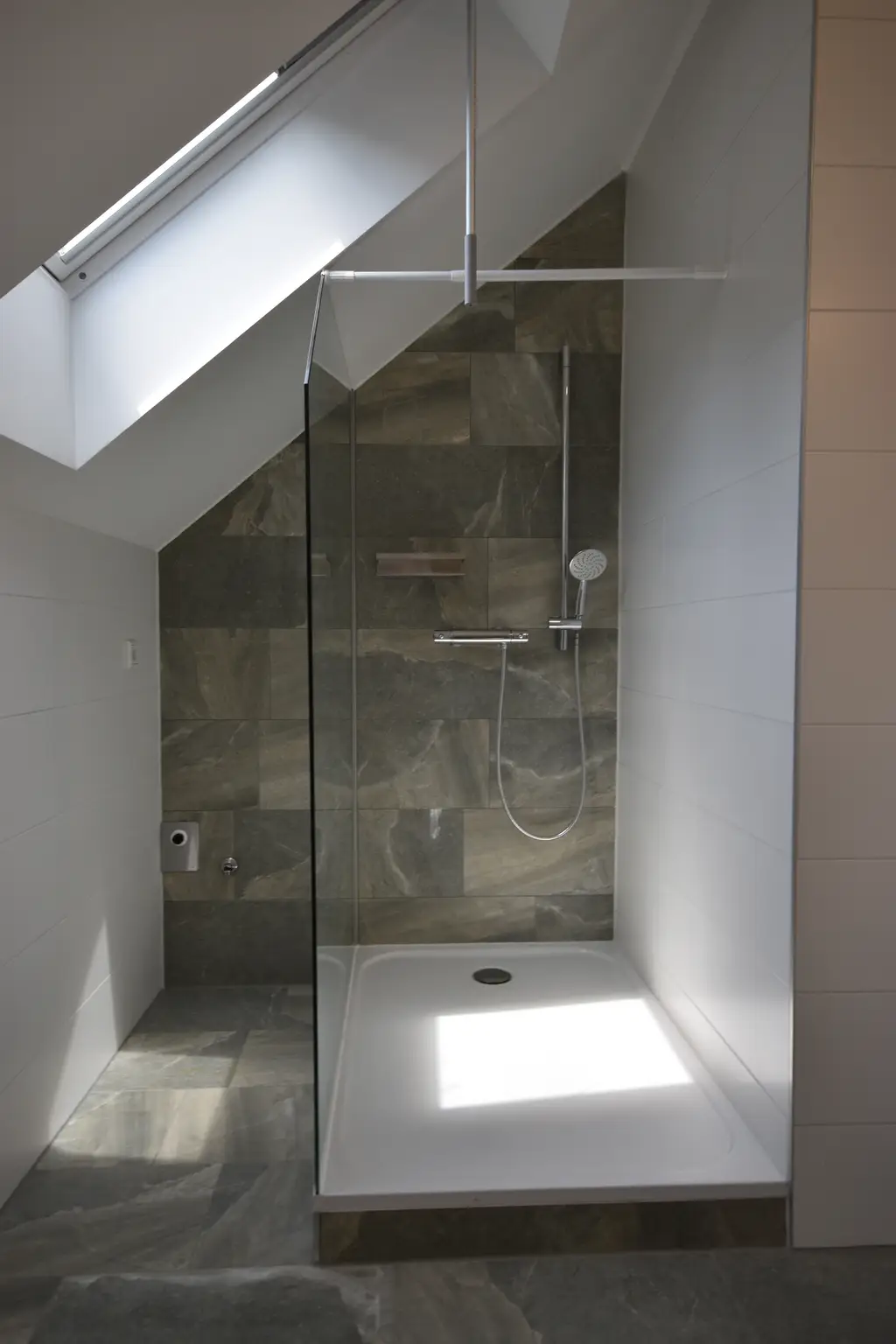 "GRÖDIG - Moderne und gemütliche 2 Zimmer Dachgeschosswohnung"