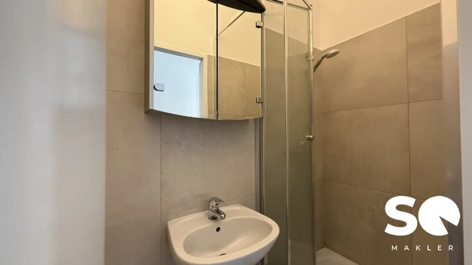 # SQ -TOP sanierte 1-Zimmer-Altbauwohnung in  1210 Wien