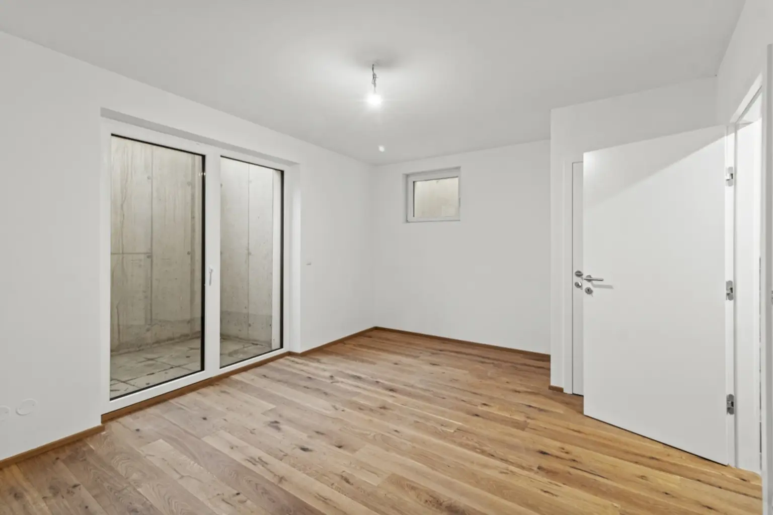 18 | ++ NEU ++ REIHENHAUS mit Balkon, Terrasse und Wohnkeller in NEUESSLING | Prima Service Immobilien