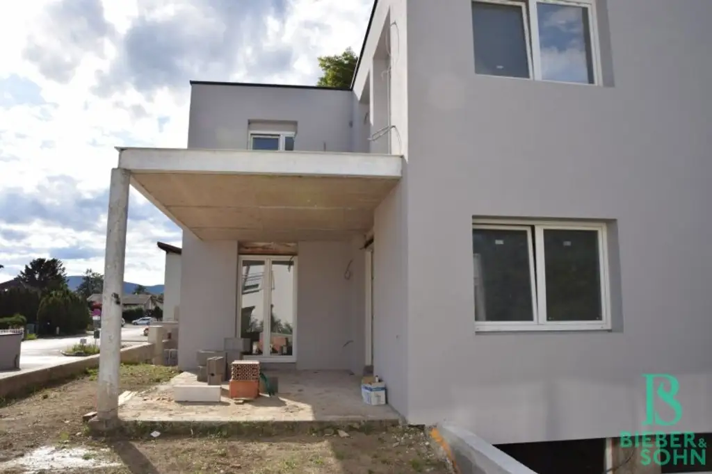 Großzügiges, sonniges Einfamilienhaus mit 80m² Dachterrasse