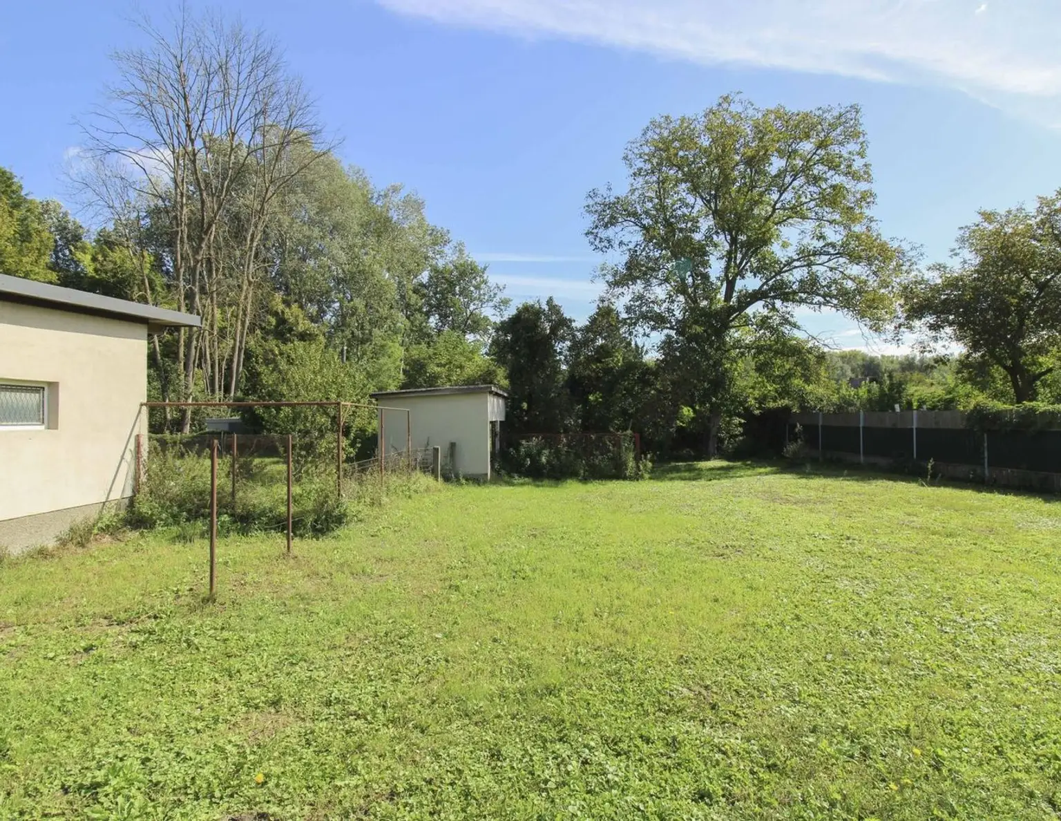 Sonniges Eckgrundstück in gepflegter Einfamilienhaussiedlung nahe Tulln - Naturnah & Bebaubar