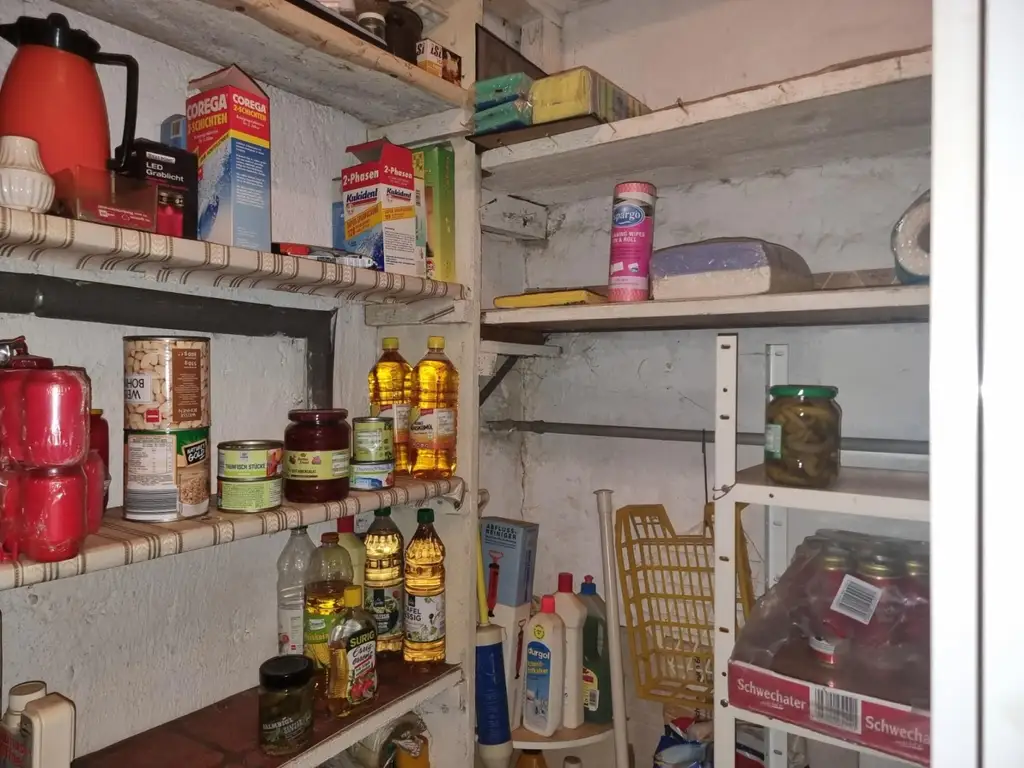 "Endstation Haus Desire"