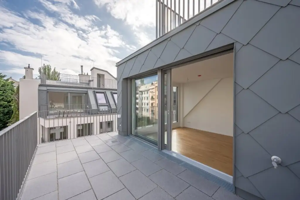 ++MOLLARD 50++ Unique 3-room apartment in the very heart of the city (2/12)