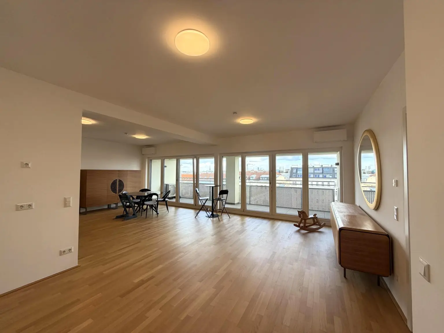 Wohn-/Essküche / klimatisiert