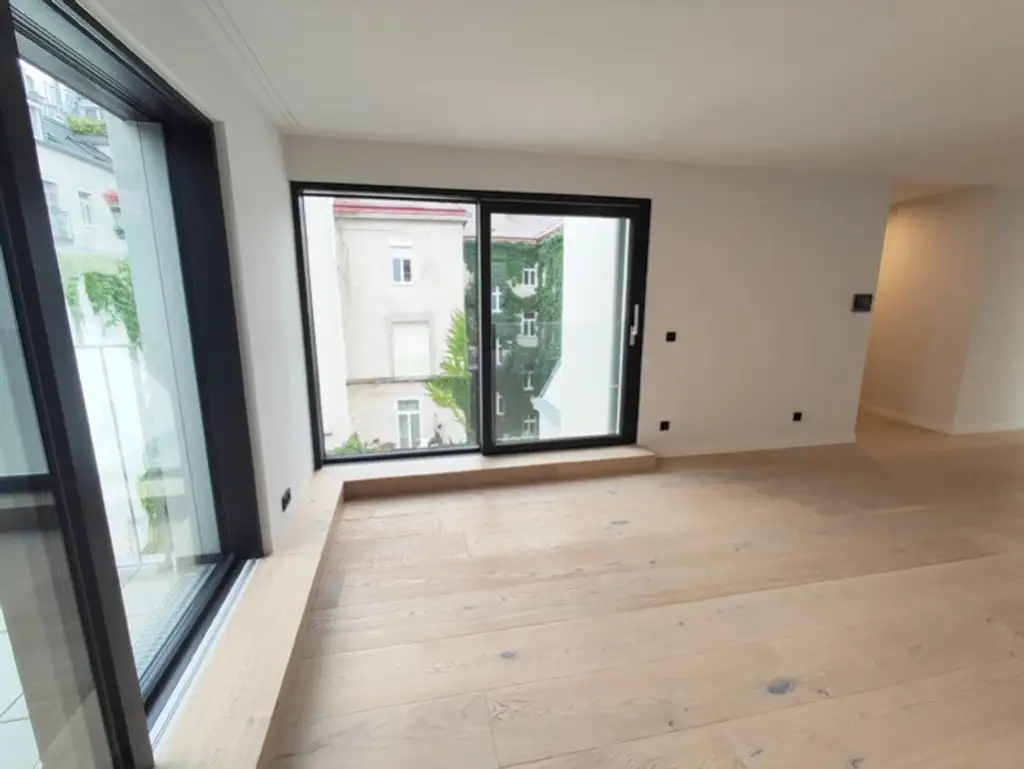 Krongasse! Erstbezug Penthouse mit 3 Terrassen und privatem Liftzugang auf frisch saniertem Altbau! Top17