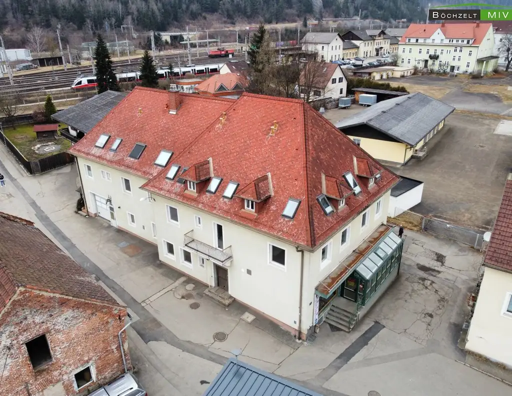 Zinshaus mit Wohnungen und Geschäftsflächen in St. Michael i. d. Obersteiermark