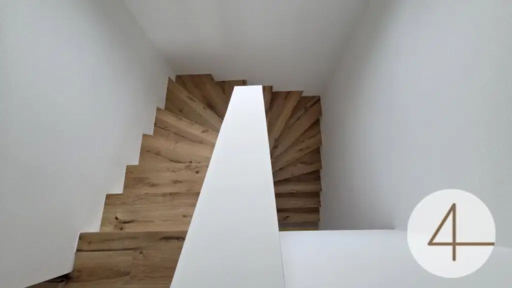 Doppelhaushälfte mit 4 Stellplätze