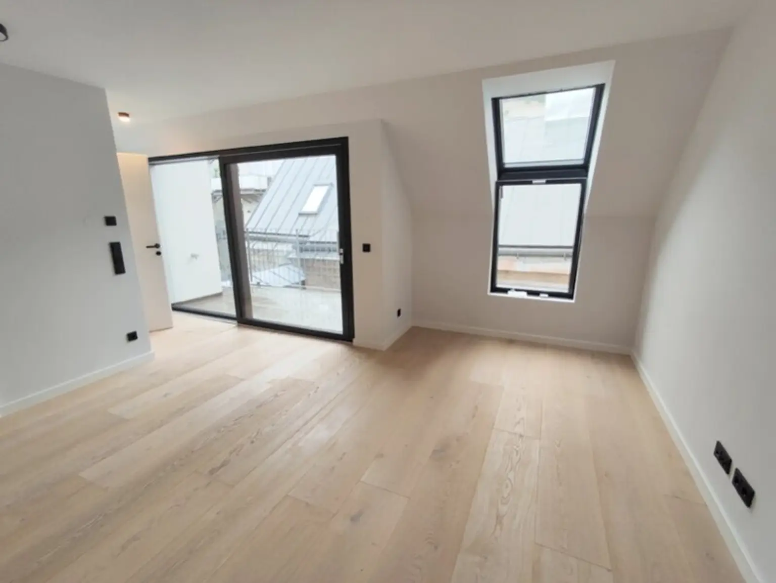 Krongasse! Erstbezug DG-Terrassenwohnung auf liebevoll neu saniertem Altbauhaus - Top16