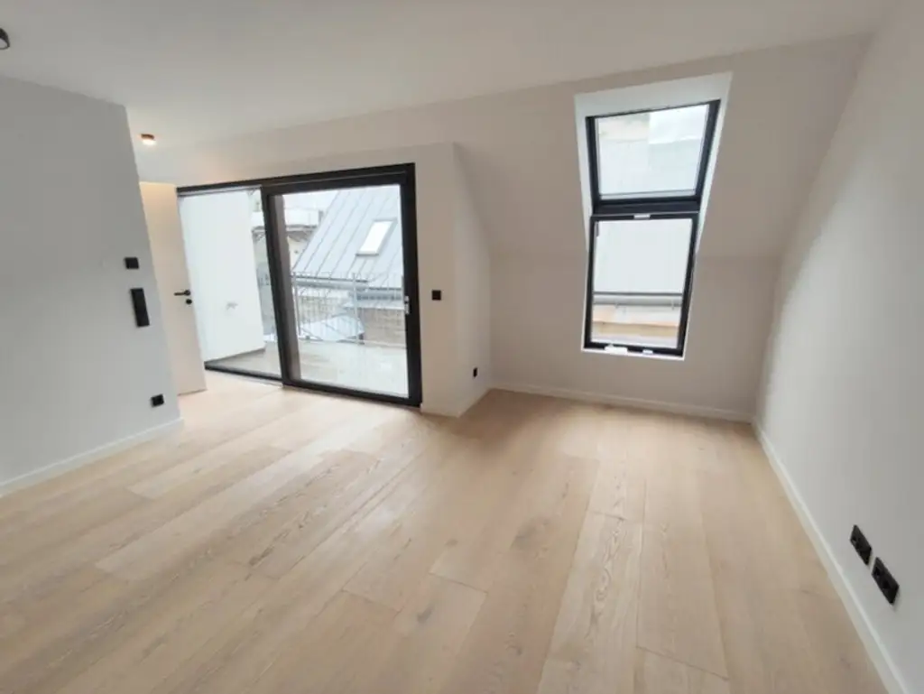 Krongasse! Erstbezug DG-Terrassenwohnung auf liebevoll neu saniertem Altbauhaus - Top16