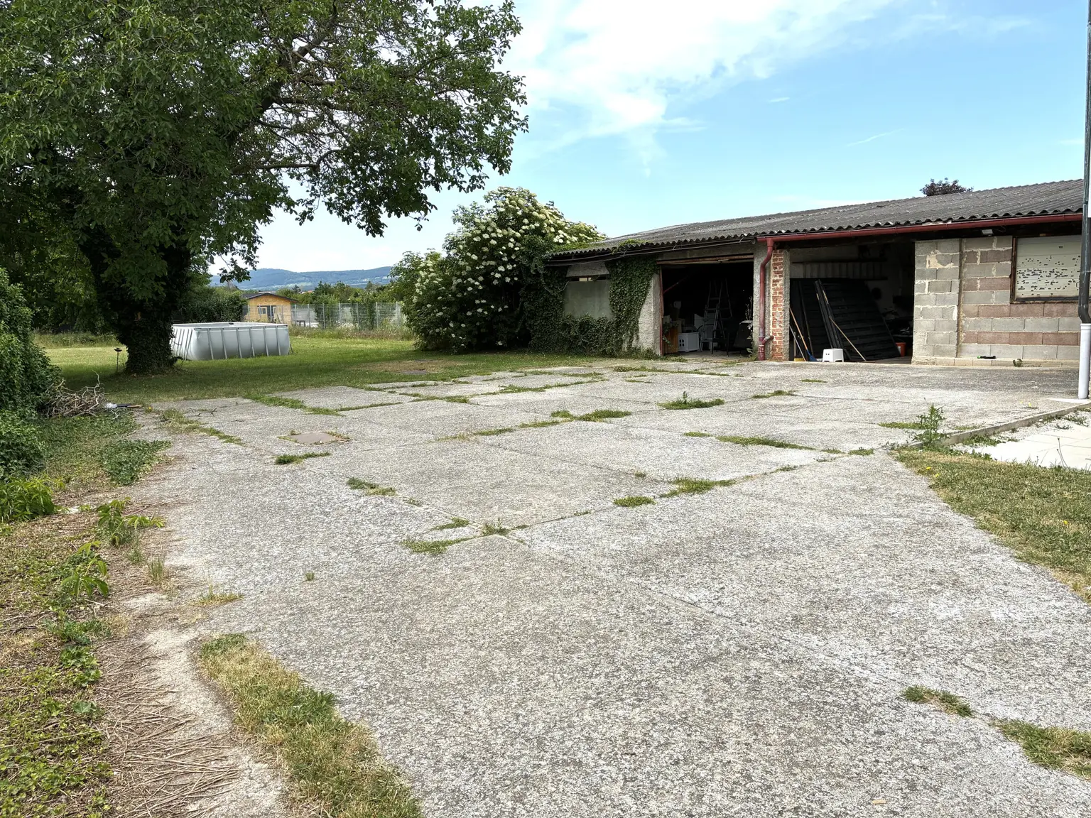 Garagen und Werkstatt