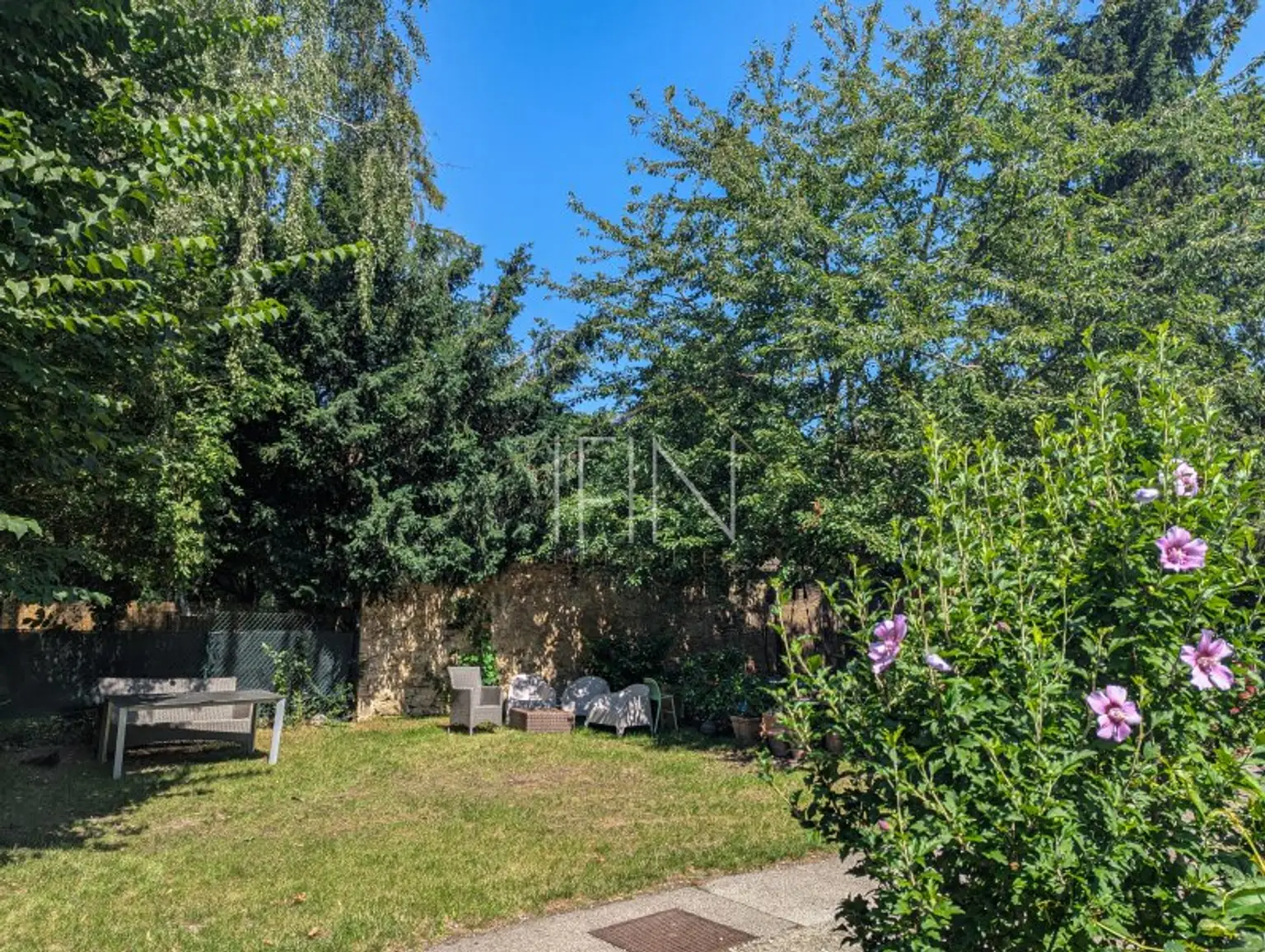 BIETERVERFAHREN! Wohnglück mit Garten & Pool – 3-Zimmer-Rückzugsort zum Ankommen und Wohlfühlen
