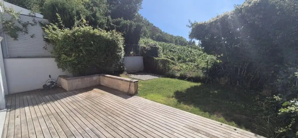 Helles Reihenhaus mit Fernblick und 2 Stellplätzen