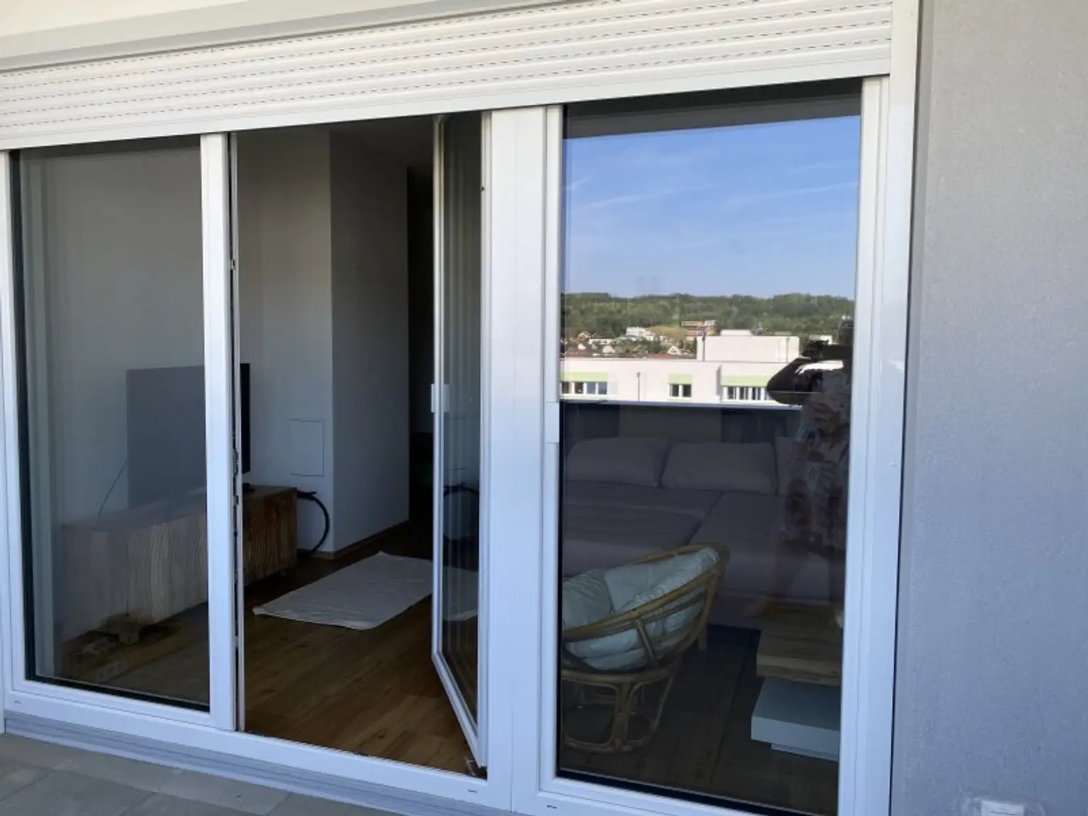 Sehr schöne , neue Mietwohnung, teilmöbliert