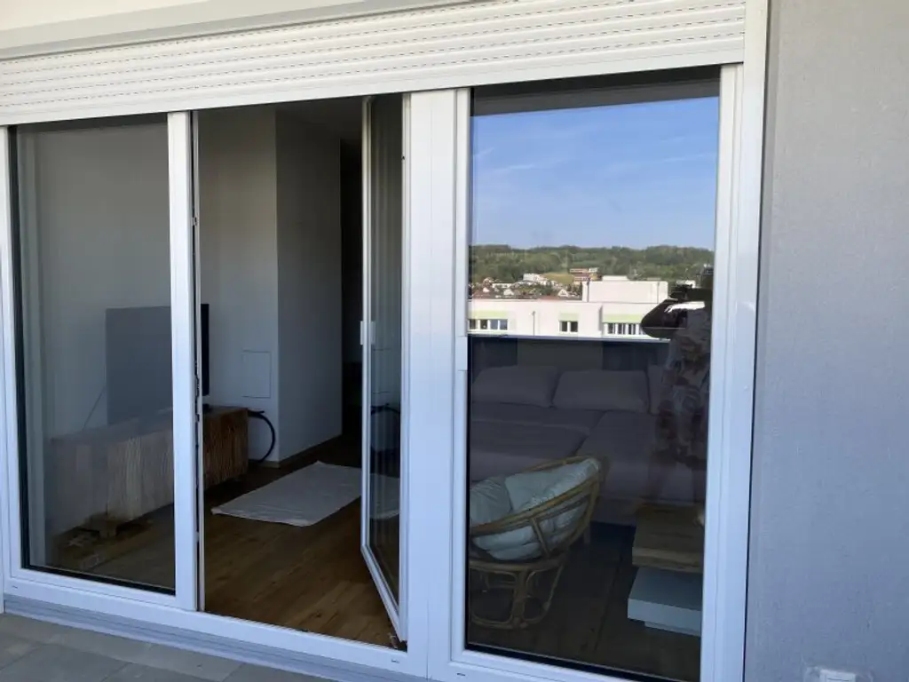 Sehr schöne , neue Mietwohnung, teilmöbliert