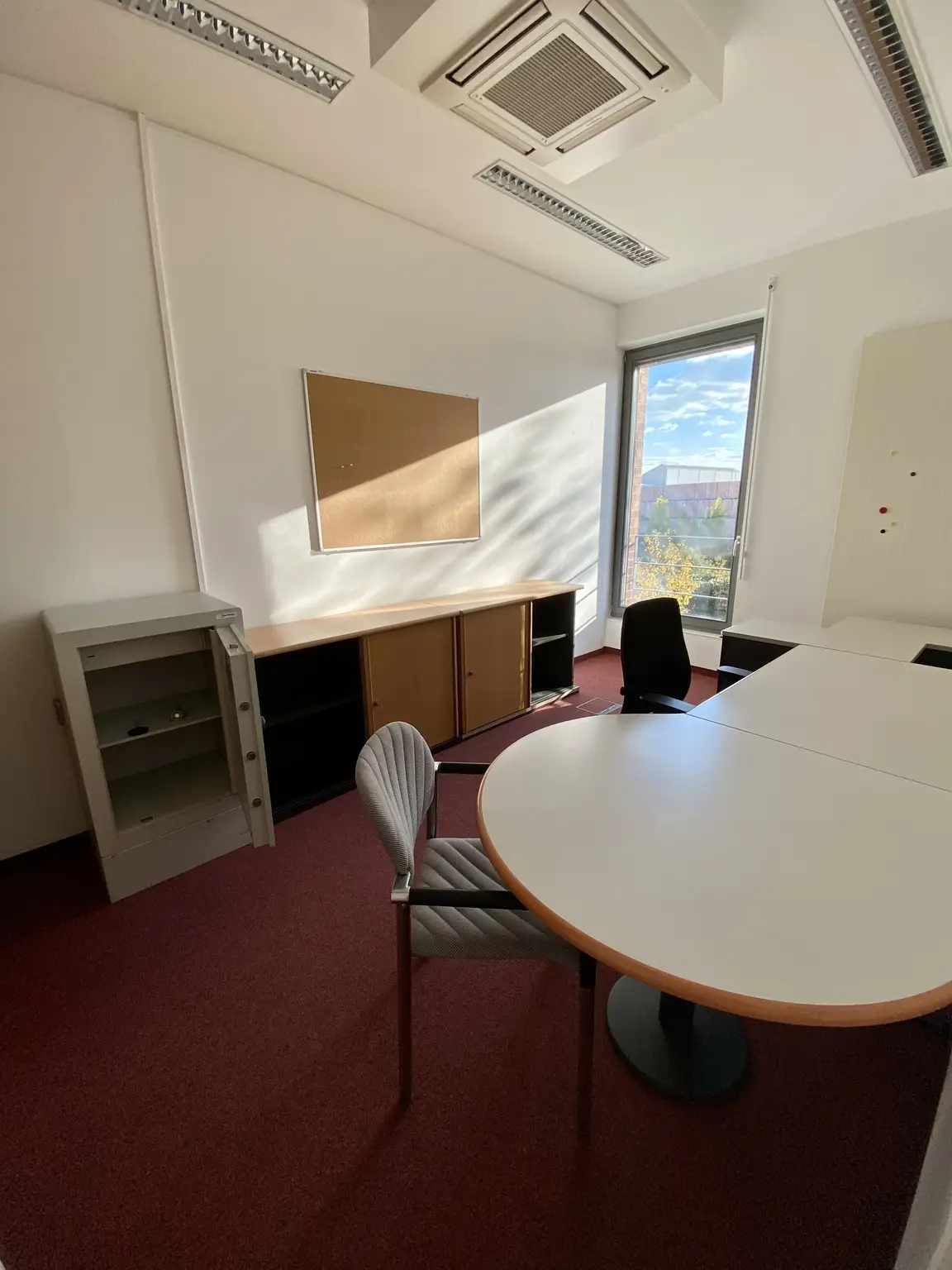 Großes Büro für 50 - 60 Mitarbeiter!