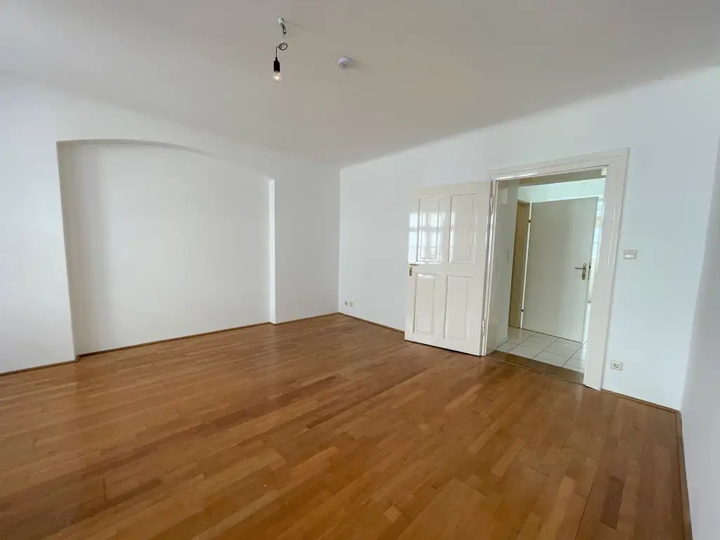 TOP-CITY-LAGE | ENTZÜCKENDE 2 ZIMMER | BALLGASSE