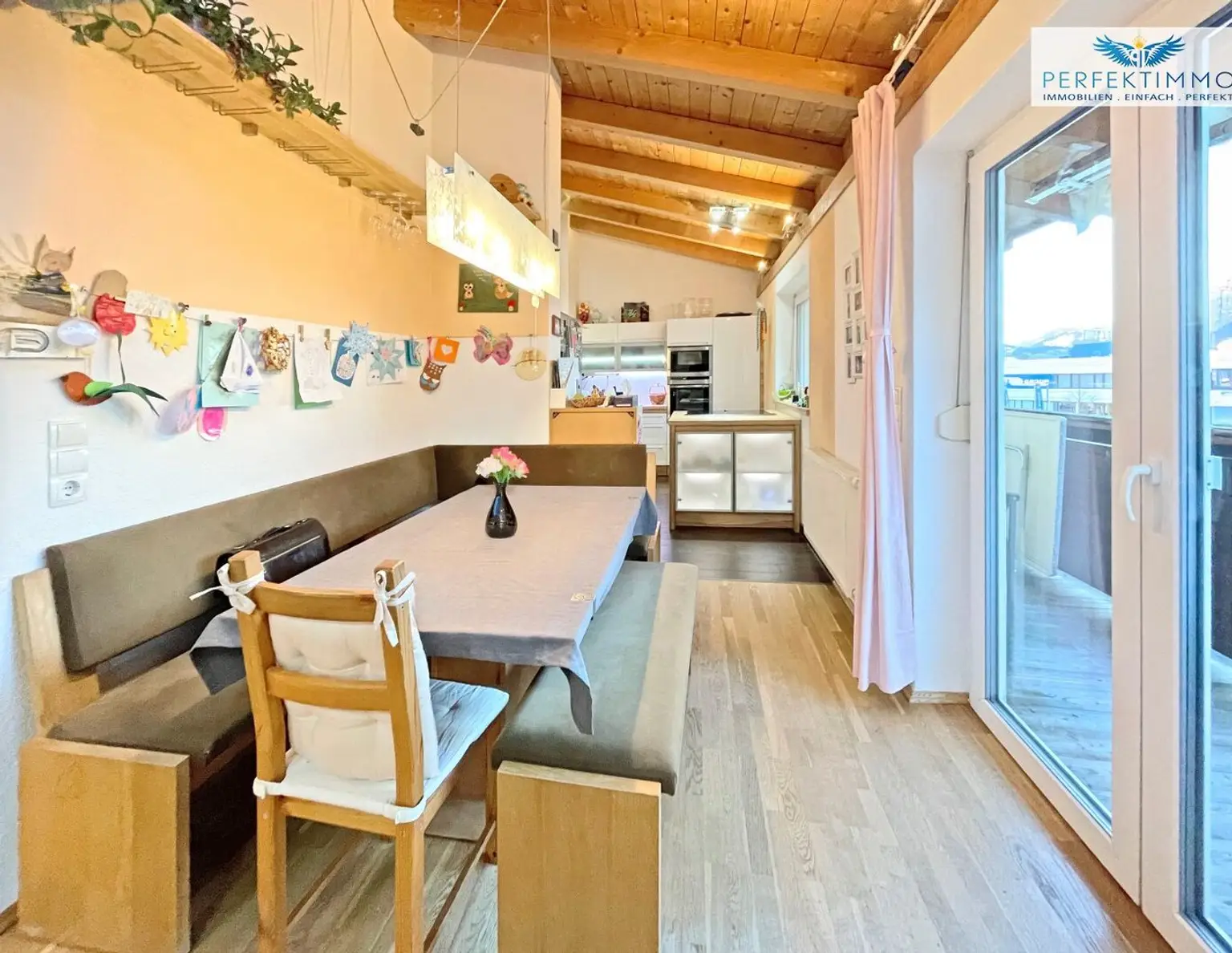 Großzügige 2-Zimmer-Dachgeschosswohnung