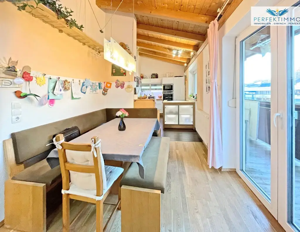 Großzügige 2-Zimmer-Dachgeschosswohnung