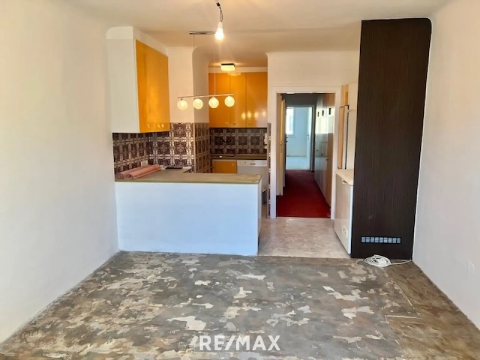 Wohnküche, Flur zu den Schlafräumen