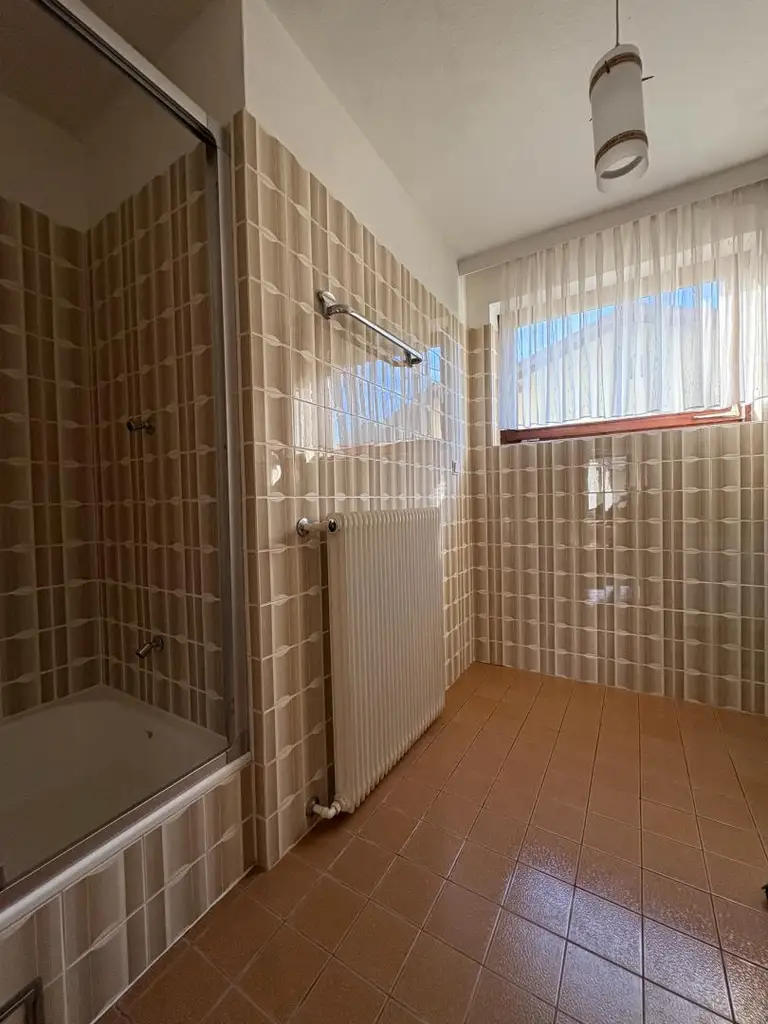 Wohnhaus in ruhiger Siedlungslage