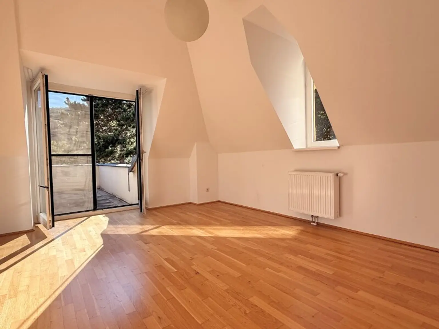Historische charmante Altbau-Villa mit 3 DG-Einheiten inkl. Dachterrassen I 2012 Generalsanierung inkl. Lift I Grünlage