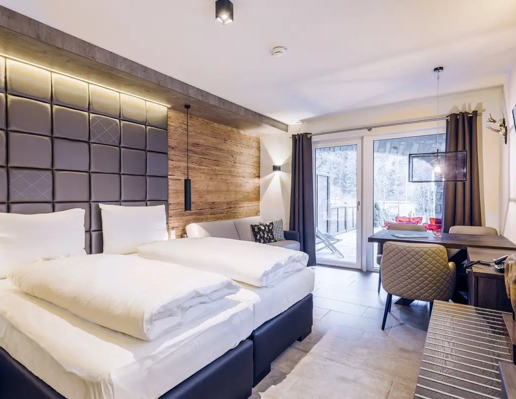 Avenida Mountain Lodges Saalbach | Studio Suite mit Terrasse/kleiner Garten