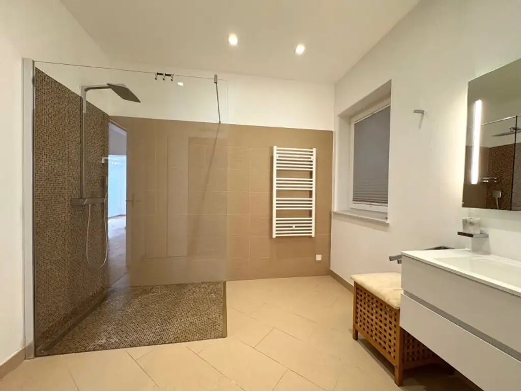 LUXUS-KLEINGARTENHAUS IM ALLEINEIGENTUM MIT WUNDERSCHÖNEM BLICK AM HACKENBERG