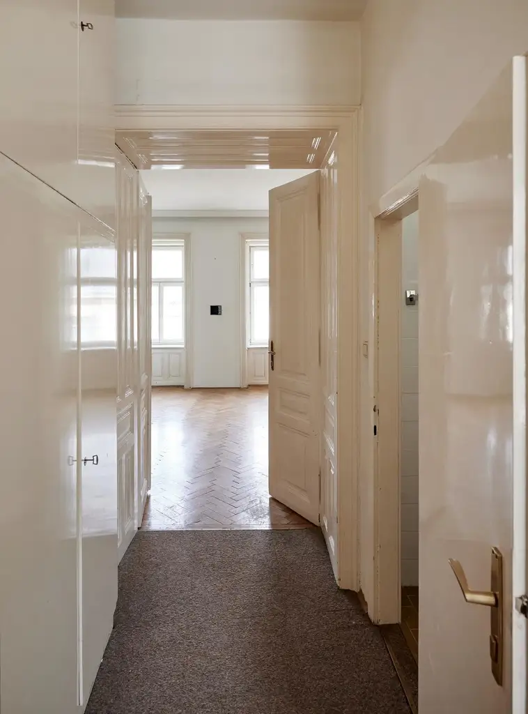 Sie suchen eine Altbauwohnung mit Potenzial in ausgezeichneter Lage?