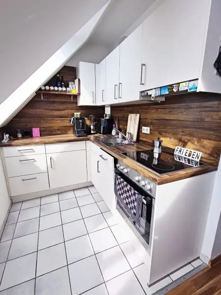 DACHGESCHOSS, U3-NÄHE, 55 m2 Maisonette, 2 Zimmer, Kochnische, Duschbad, Fernblick, Meiselstraße
