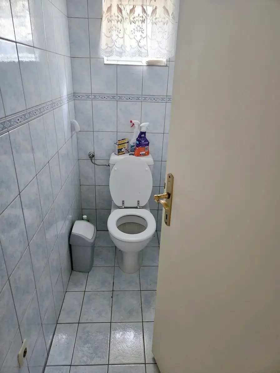 WC ( heller mit KI Unterstützung)